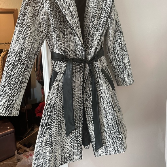 BEBE Natalie Flirty Short Maxi Coat - Picture 3 of 5